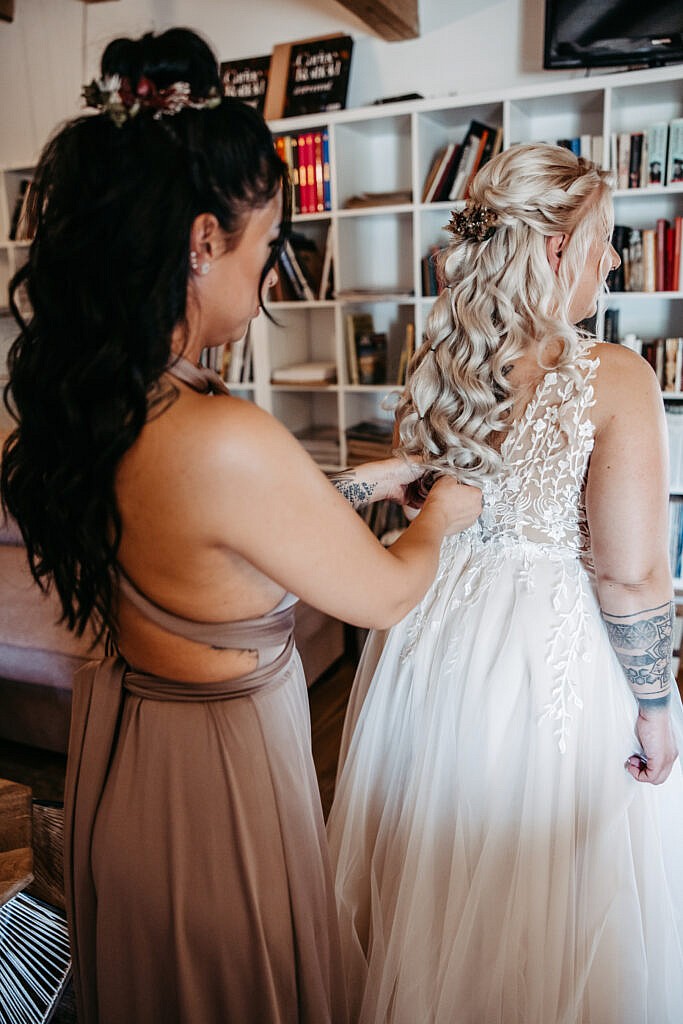Getting Ready von der Braut  bei einer Hochzeit im Gutshof Szilagyi