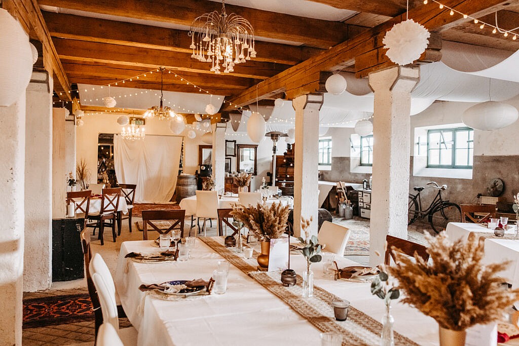 Foto vom Hochzeitssaal bei Hochzeit im Gutshof Szilagyi 